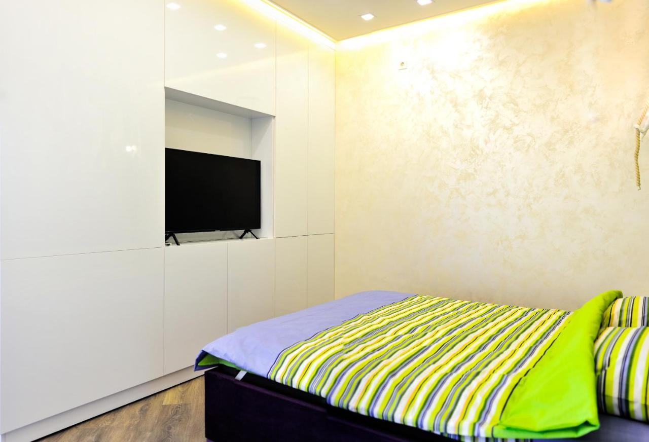 Arcadia Vip Apartments Sea View! Odessa Exterior foto